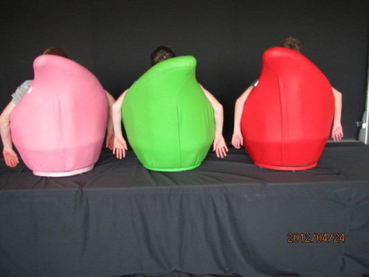 [Theater2012kl-1.jpg,93 KB]